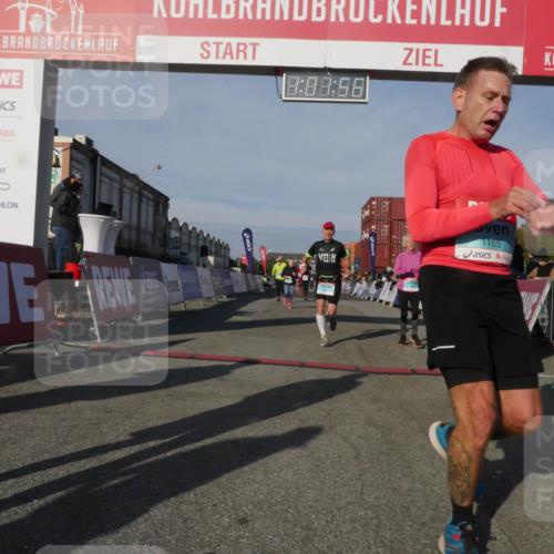 03.10.2025 - Köhlbrandbrückenlauf Matties Gatica Varas http://msf.ph/oto/9166203 03.10.2025 10:01:58 Ziel 1194, 1273, 1284, 1474, 1767, 2843, 2889, 3118, 3263, 3264 meine-sportfotos.de