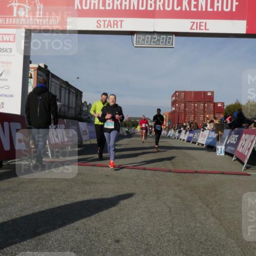 03.10.2025 - Köhlbrandbrückenlauf Matties Gatica Varas http://msf.ph/oto/9166217 03.10.2025 10:02:02 Ziel 1182, 1194, 1273, 1474, 1504, 1767, 2843, 2889, 3118, 3139, 3444 meine-sportfotos.de