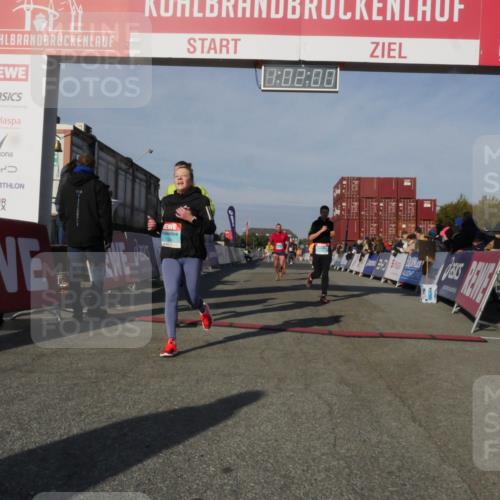 03.10.2025 - Köhlbrandbrückenlauf Matties Gatica Varas http://msf.ph/oto/9166220 03.10.2025 10:02:02 Ziel 1182, 1194, 1273, 1474, 1504, 1767, 2843, 2889, 3118, 3139, 3444 meine-sportfotos.de
