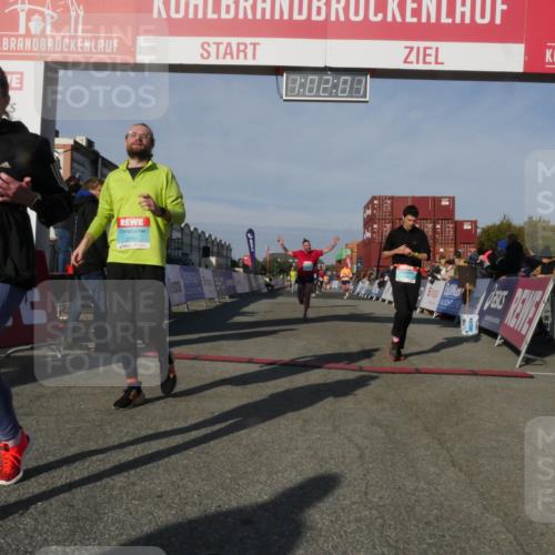 03.10.2025 - Köhlbrandbrückenlauf Matties Gatica Varas http://msf.ph/oto/9166224 03.10.2025 10:02:03 Ziel 1182, 1194, 1273, 1380, 1474, 1504, 1767, 2843, 3118, 3139, 3444 meine-sportfotos.de