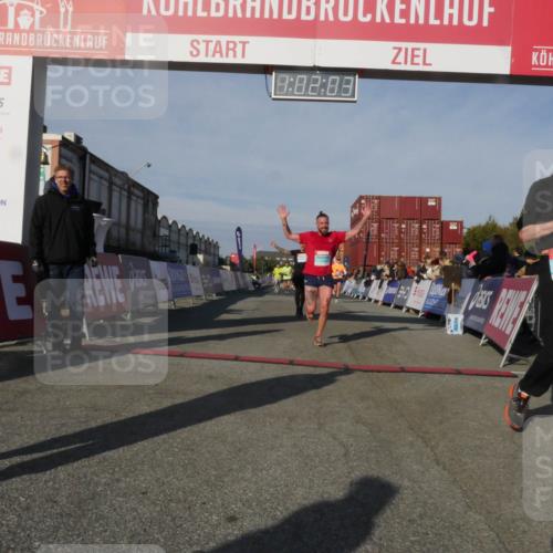 03.10.2025 - Köhlbrandbrückenlauf Matties Gatica Varas http://msf.ph/oto/9166229 03.10.2025 10:02:04 Ziel 1182, 1194, 1273, 1380, 1474, 1504, 2843, 3118, 3139, 3165, 3444 meine-sportfotos.de