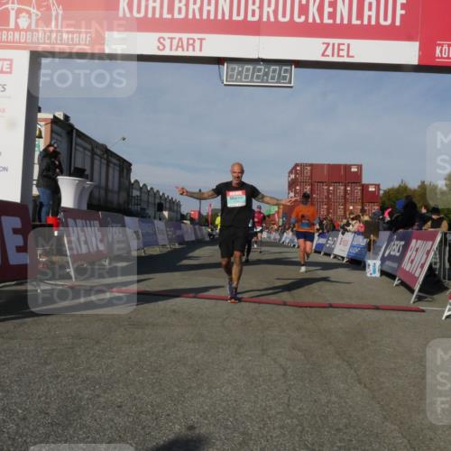 03.10.2025 - Köhlbrandbrückenlauf Matties Gatica Varas http://msf.ph/oto/9166240 03.10.2025 10:02:07 Ziel 1182, 1194, 1205, 1280, 1357, 1380, 1474, 1504, 2843, 3118, 3139, 3165, 3444, 3495 meine-sportfotos.de