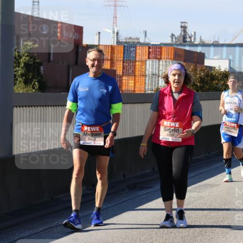03.10.2025 - Köhlbrandbrückenlauf Strokosch-Dieckow http://msf.ph/oto/9166245 03.10.2025 13:18:27 Position 3 6468, 6469, 5990 meine-sportfotos.de