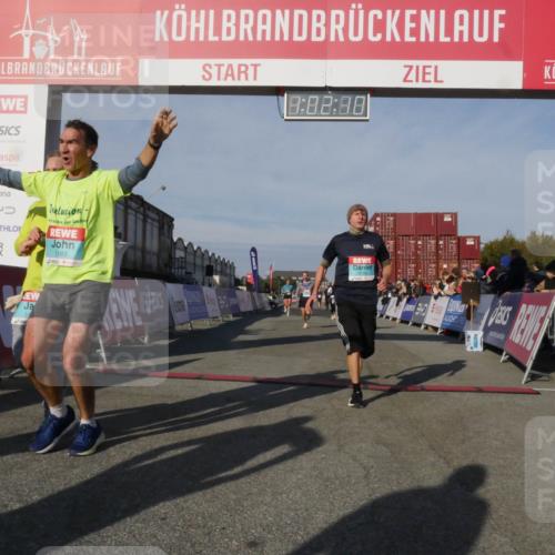 03.10.2025 - Köhlbrandbrückenlauf Matties Gatica Varas http://msf.ph/oto/9166258 03.10.2025 10:02:12 Ziel 1205, 1280, 1292, 1357, 1380, 1493, 1504, 1966, 3139, 3165, 3495 meine-sportfotos.de