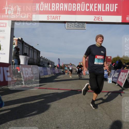 03.10.2025 - Köhlbrandbrückenlauf Matties Gatica Varas http://msf.ph/oto/9166259 03.10.2025 10:02:13 Ziel 1205, 1280, 1292, 1357, 1380, 1493, 1504, 1966, 3165, 3495 meine-sportfotos.de