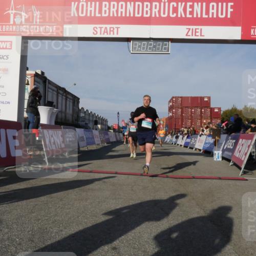 03.10.2025 - Köhlbrandbrückenlauf Matties Gatica Varas http://msf.ph/oto/9166264 03.10.2025 10:02:14 Ziel 1205, 1219, 1280, 1292, 1357, 1380, 1493, 1504, 1966, 3165, 3495 meine-sportfotos.de