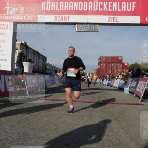 03.10.2025 - Köhlbrandbrückenlauf Matties Gatica Varas http://msf.ph/oto/9166267 03.10.2025 10:02:14 Ziel 1205, 1219, 1280, 1292, 1357, 1380, 1493, 1504, 1966, 3165, 3495 meine-sportfotos.de