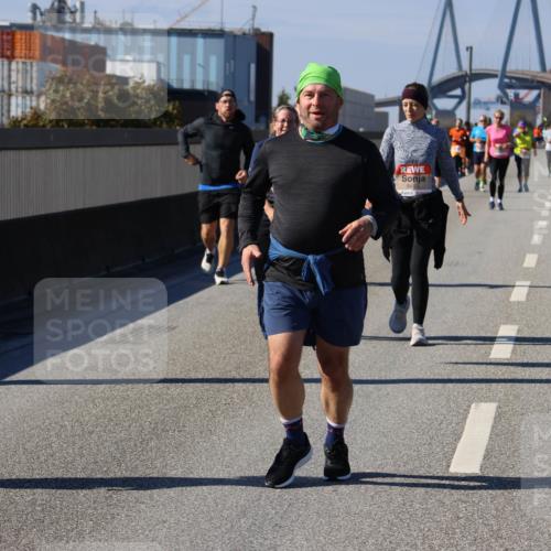 03.10.2025 - Köhlbrandbrückenlauf Strokosch-Dieckow http://msf.ph/oto/9166268 03.10.2025 13:18:35 Position 3 5613 meine-sportfotos.de