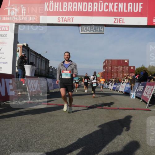 03.10.2025 - Köhlbrandbrückenlauf Matties Gatica Varas http://msf.ph/oto/9166270 03.10.2025 10:02:15 Ziel 1205, 1219, 1280, 1292, 1357, 1380, 1493, 1966, 3165, 3495 meine-sportfotos.de
