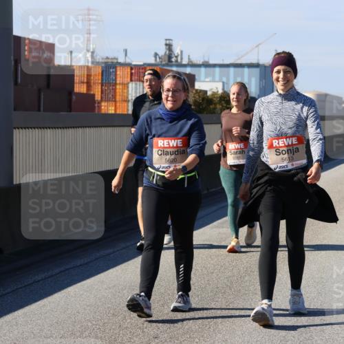 03.10.2025 - Köhlbrandbrückenlauf Strokosch-Dieckow http://msf.ph/oto/9166273 03.10.2025 13:18:40 Position 3 5620, 6161, 5613 meine-sportfotos.de