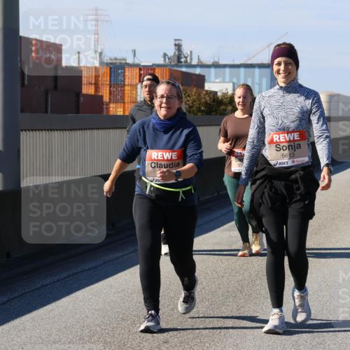 03.10.2025 - Köhlbrandbrückenlauf Strokosch-Dieckow http://msf.ph/oto/9166278 03.10.2025 13:18:40 Position 3 5613 meine-sportfotos.de