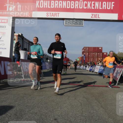 03.10.2025 - Köhlbrandbrückenlauf Matties Gatica Varas http://msf.ph/oto/9166284 03.10.2025 10:02:19 Ziel 1219, 1292, 1357, 1493, 1966, 2849, 3316, 3495, 3806 meine-sportfotos.de