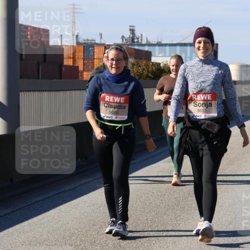 03.10.2025 - Köhlbrandbrückenlauf Strokosch-Dieckow http://msf.ph/oto/9166285 03.10.2025 13:18:40 Position 3 1741, 5620, 5613 meine-sportfotos.de