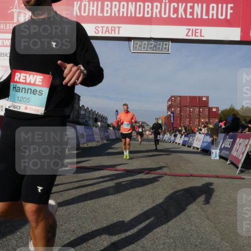 03.10.2025 - Köhlbrandbrückenlauf Matties Gatica Varas http://msf.ph/oto/9166287 03.10.2025 10:02:20 Ziel 1219, 1292, 1493, 1966, 2849, 3316, 3806 meine-sportfotos.de