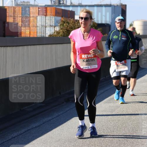 03.10.2025 - Köhlbrandbrückenlauf Strokosch-Dieckow http://msf.ph/oto/9166288 03.10.2025 13:18:54 Position 3 6711, 5991 meine-sportfotos.de