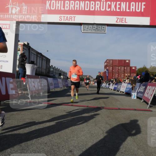 03.10.2025 - Köhlbrandbrückenlauf Matties Gatica Varas http://msf.ph/oto/9166289 03.10.2025 10:02:20 Ziel 1219, 1292, 1493, 1966, 2849, 3316, 3806 meine-sportfotos.de