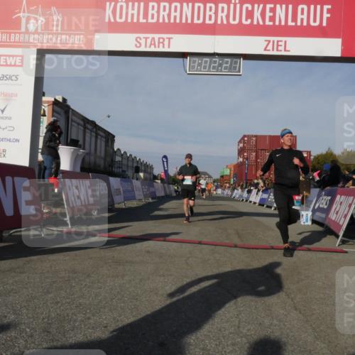03.10.2025 - Köhlbrandbrückenlauf Matties Gatica Varas http://msf.ph/oto/9166300 03.10.2025 10:02:23 Ziel 1144, 1219, 1493, 1776, 1966, 2849, 3316, 3806 meine-sportfotos.de