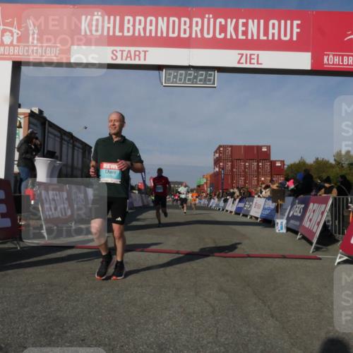 03.10.2025 - Köhlbrandbrückenlauf Matties Gatica Varas http://msf.ph/oto/9166307 03.10.2025 10:02:24 Ziel 1144, 1219, 1493, 1776, 2849, 3316, 3806 meine-sportfotos.de