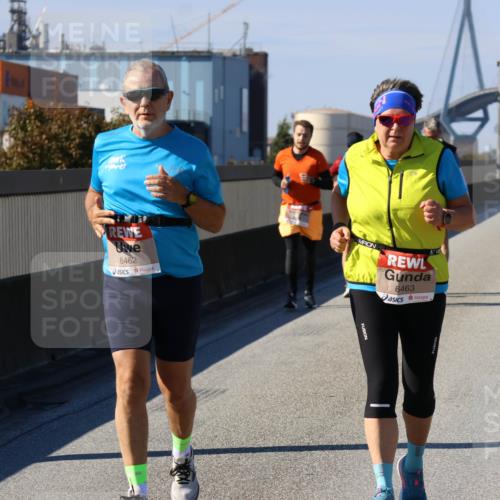 03.10.2025 - Köhlbrandbrückenlauf Strokosch-Dieckow http://msf.ph/oto/9166310 03.10.2025 13:19:01 Position 3 6462, 6463 meine-sportfotos.de