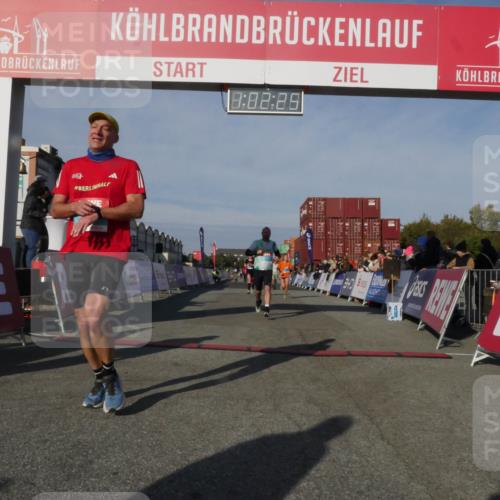 03.10.2025 - Köhlbrandbrückenlauf Matties Gatica Varas http://msf.ph/oto/9166317 03.10.2025 10:02:27 Ziel 1144, 1776, 2849, 3224, 3316, 3806 meine-sportfotos.de