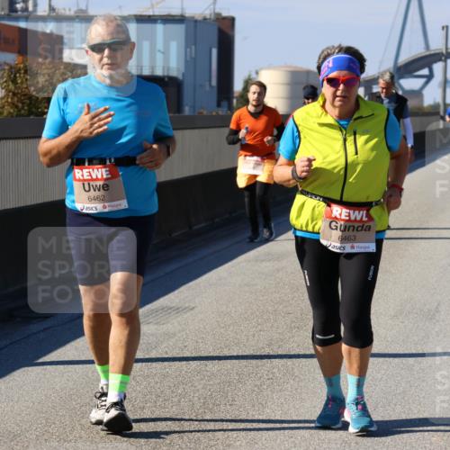03.10.2025 - Köhlbrandbrückenlauf Strokosch-Dieckow http://msf.ph/oto/9166319 03.10.2025 13:19:01 Position 3 6462, 6463 meine-sportfotos.de