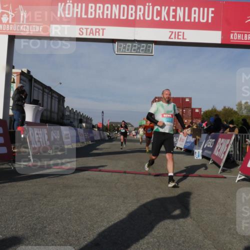 03.10.2025 - Köhlbrandbrückenlauf Matties Gatica Varas http://msf.ph/oto/9166322 03.10.2025 10:02:28 Ziel 1144, 1776, 2849, 3224, 3316, 3806 meine-sportfotos.de