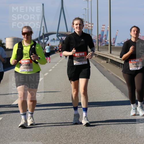 03.10.2025 - Köhlbrandbrückenlauf Strokosch-Dieckow http://msf.ph/oto/9166326 03.10.2025 13:19:08 Position 3 361, 5228, 5232, 5257, 5351 meine-sportfotos.de
