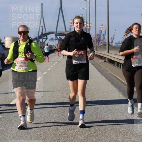 03.10.2025 - Köhlbrandbrückenlauf Strokosch-Dieckow http://msf.ph/oto/9166330 03.10.2025 13:19:08 Position 3 361, 5228, 5232, 5257, 5351 meine-sportfotos.de
