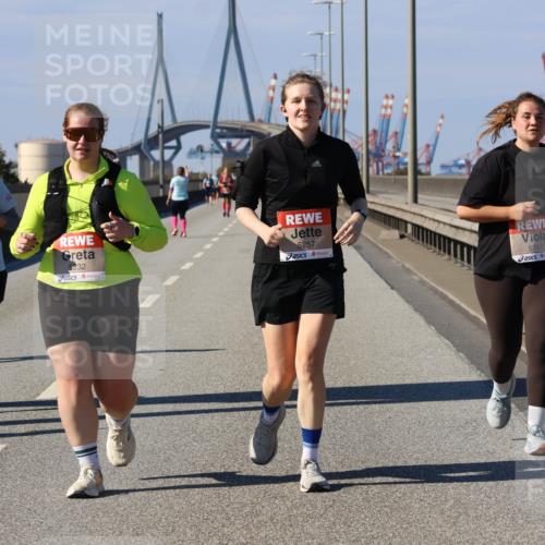 03.10.2025 - Köhlbrandbrückenlauf Strokosch-Dieckow http://msf.ph/oto/9166333 03.10.2025 13:19:08 Position 3 361, 5228, 5232, 5257, 5351 meine-sportfotos.de