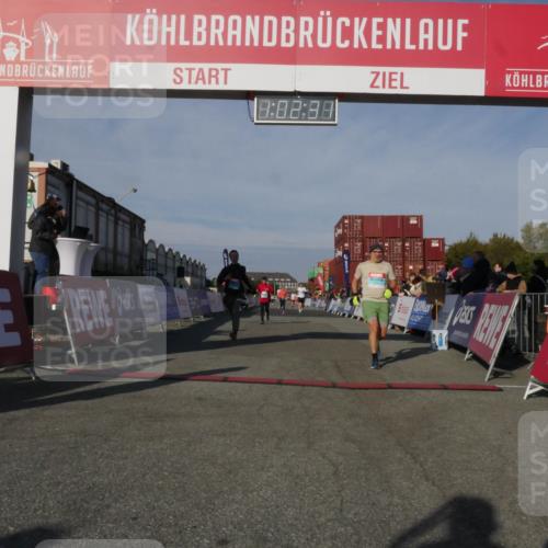 03.10.2025 - Köhlbrandbrückenlauf Matties Gatica Varas http://msf.ph/oto/9166338 03.10.2025 10:02:33 Ziel 1144, 1595, 1776, 1878, 3111, 3224, 3331 meine-sportfotos.de