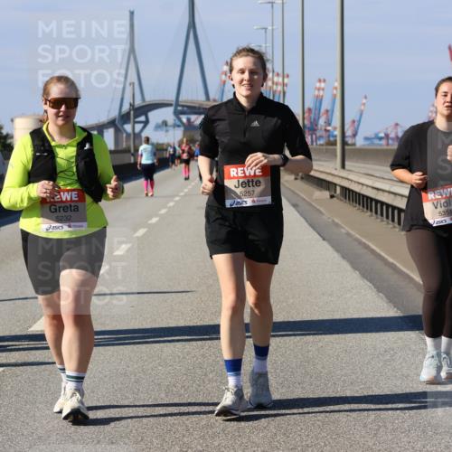 03.10.2025 - Köhlbrandbrückenlauf Strokosch-Dieckow http://msf.ph/oto/9166339 03.10.2025 13:19:08 Position 3 5228, 5232, 5257, 5351 meine-sportfotos.de