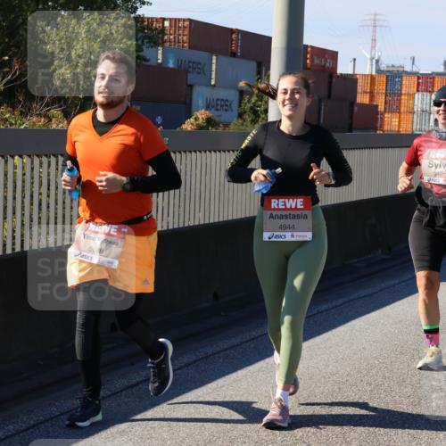 03.10.2025 - Köhlbrandbrückenlauf Strokosch-Dieckow http://msf.ph/oto/9166351 03.10.2025 13:19:11 Position 3 5086, 4944, 546 meine-sportfotos.de