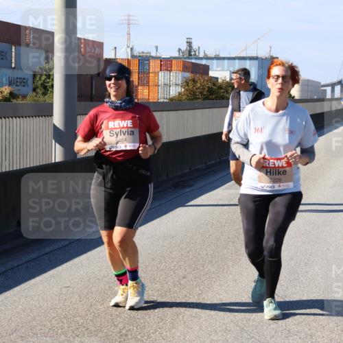 03.10.2025 - Köhlbrandbrückenlauf Strokosch-Dieckow http://msf.ph/oto/9166357 03.10.2025 13:19:12 Position 3 4944, 5464, 361, 5228 meine-sportfotos.de