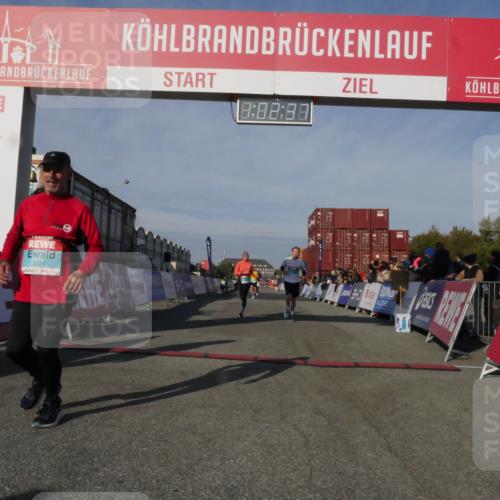 03.10.2025 - Köhlbrandbrückenlauf Matties Gatica Varas http://msf.ph/oto/9166358 03.10.2025 10:02:39 Ziel 1130, 1311, 1595, 1878, 3111, 3331 meine-sportfotos.de