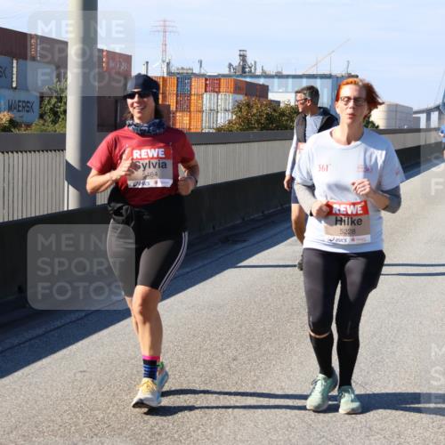 03.10.2025 - Köhlbrandbrückenlauf Strokosch-Dieckow http://msf.ph/oto/9166359 03.10.2025 13:19:12 Position 3 4944, 5464, 361, 5228 meine-sportfotos.de