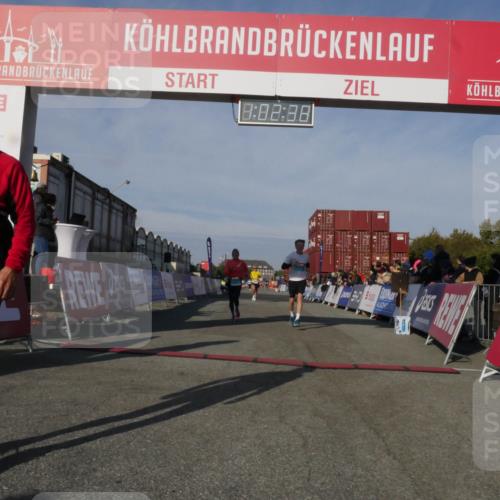 03.10.2025 - Köhlbrandbrückenlauf Matties Gatica Varas http://msf.ph/oto/9166360 03.10.2025 10:02:39 Ziel 1130, 1311, 1595, 1878, 3111, 3331 meine-sportfotos.de