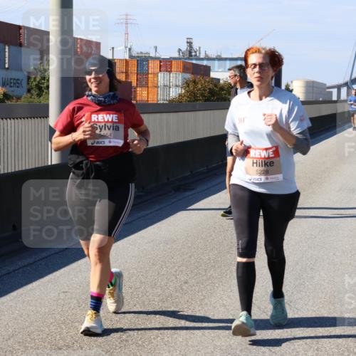 03.10.2025 - Köhlbrandbrückenlauf Strokosch-Dieckow http://msf.ph/oto/9166363 03.10.2025 13:19:13 Position 3 5464, 361, 5228 meine-sportfotos.de