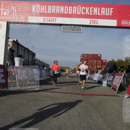 03.10.2025 - Köhlbrandbrückenlauf Matties Gatica Varas http://msf.ph/oto/9166364 03.10.2025 10:02:40 Ziel 1130, 1311, 1595, 1878, 3111, 3331 meine-sportfotos.de