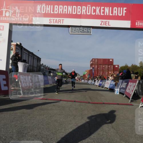 03.10.2025 - Köhlbrandbrückenlauf Matties Gatica Varas http://msf.ph/oto/9166386 03.10.2025 10:02:46 Ziel 1045, 1123, 1130, 1311, 3227 meine-sportfotos.de