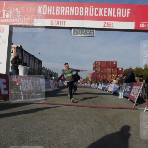 03.10.2025 - Köhlbrandbrückenlauf Matties Gatica Varas http://msf.ph/oto/9166388 03.10.2025 10:02:47 Ziel 1045, 1123, 1130, 1311, 3227 meine-sportfotos.de