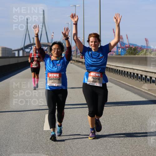03.10.2025 - Köhlbrandbrückenlauf Strokosch-Dieckow http://msf.ph/oto/9166405 03.10.2025 13:19:39 Position 3 5252, 5252, 6109 meine-sportfotos.de