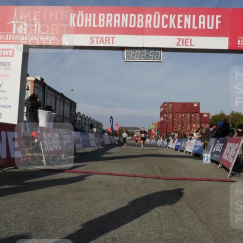03.10.2025 - Köhlbrandbrückenlauf Matties Gatica Varas http://msf.ph/oto/9166409 03.10.2025 10:02:52 Ziel 1045, 1123, 3227, 3496, 3630 meine-sportfotos.de
