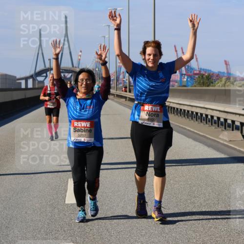 03.10.2025 - Köhlbrandbrückenlauf Strokosch-Dieckow http://msf.ph/oto/9166410 03.10.2025 13:19:39 Position 3 5252, 6109 meine-sportfotos.de