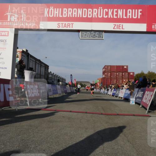 03.10.2025 - Köhlbrandbrückenlauf Matties Gatica Varas http://msf.ph/oto/9166411 03.10.2025 10:02:53 Ziel 1045, 1123, 3227, 3496, 3630 meine-sportfotos.de