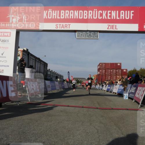 03.10.2025 - Köhlbrandbrückenlauf Matties Gatica Varas http://msf.ph/oto/9166414 03.10.2025 10:02:54 Ziel 1045, 1123, 3227, 3496, 3630, 3832 meine-sportfotos.de