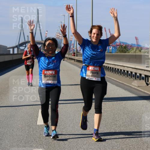 03.10.2025 - Köhlbrandbrückenlauf Strokosch-Dieckow http://msf.ph/oto/9166415 03.10.2025 13:19:39 Position 3 5252, 6109 meine-sportfotos.de
