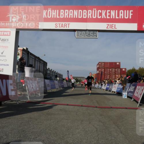 03.10.2025 - Köhlbrandbrückenlauf Matties Gatica Varas http://msf.ph/oto/9166416 03.10.2025 10:02:54 Ziel 1045, 1123, 3227, 3496, 3630, 3832 meine-sportfotos.de