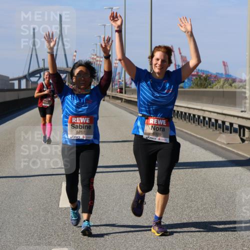 03.10.2025 - Köhlbrandbrückenlauf Strokosch-Dieckow http://msf.ph/oto/9166417 03.10.2025 13:19:39 Position 3 5252, 6109 meine-sportfotos.de