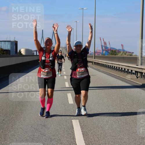 03.10.2025 - Köhlbrandbrückenlauf Strokosch-Dieckow http://msf.ph/oto/9166423 03.10.2025 13:19:45 Position 3 6134 meine-sportfotos.de