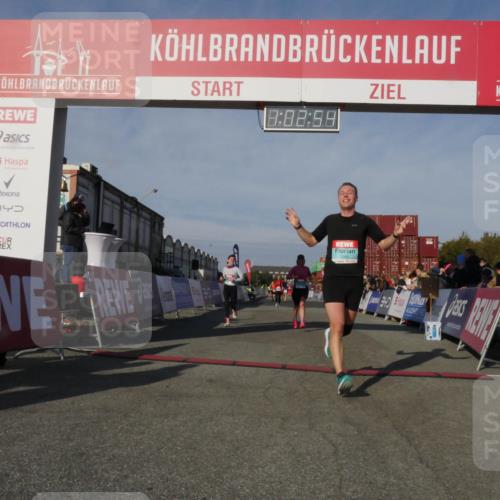 03.10.2025 - Köhlbrandbrückenlauf Matties Gatica Varas http://msf.ph/oto/9166424 03.10.2025 10:02:56 Ziel 1045, 1123, 3227, 3496, 3521, 3630, 3832 meine-sportfotos.de